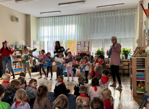 Koncert muzyczny w wykonaniu Uli Pakuły "Spotkanie biało- czerwone"