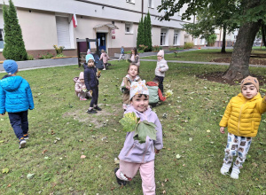 Szukamy jesieni w ogrodzie przedszkolnym