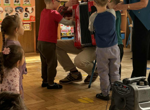 Audycja muzyczne pt "Akordy akordeonu" w wykonaniu Crescendo