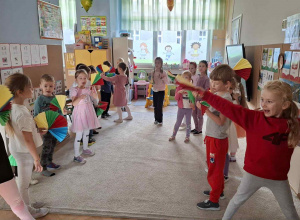 Zajęcia muzyczno- ruchowe w ramach ośrodków zainteresowań