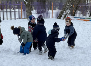 My się zimy nie boimy i na śnieżek wychodzimy