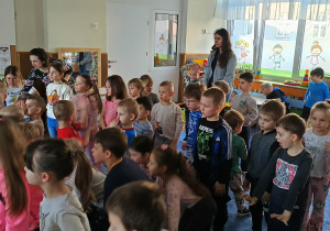 zabawy ruchowe przy dźwiękach muzyki klasycznej